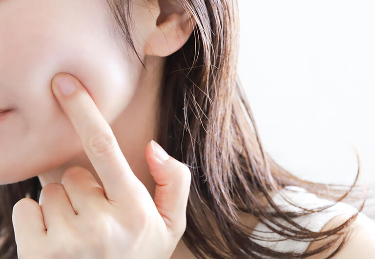 ダイエットでは落ちない、顔の脂肪にお悩みの方