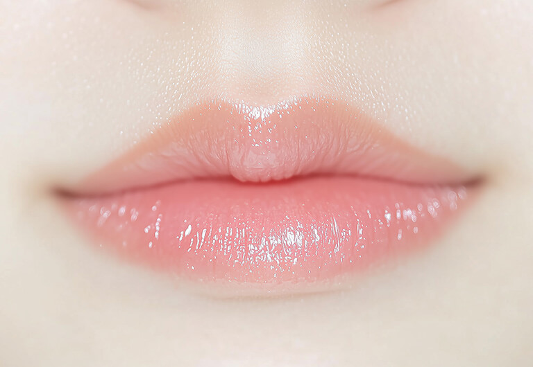 「M字リップ形成術」「唇縮小術」とは？